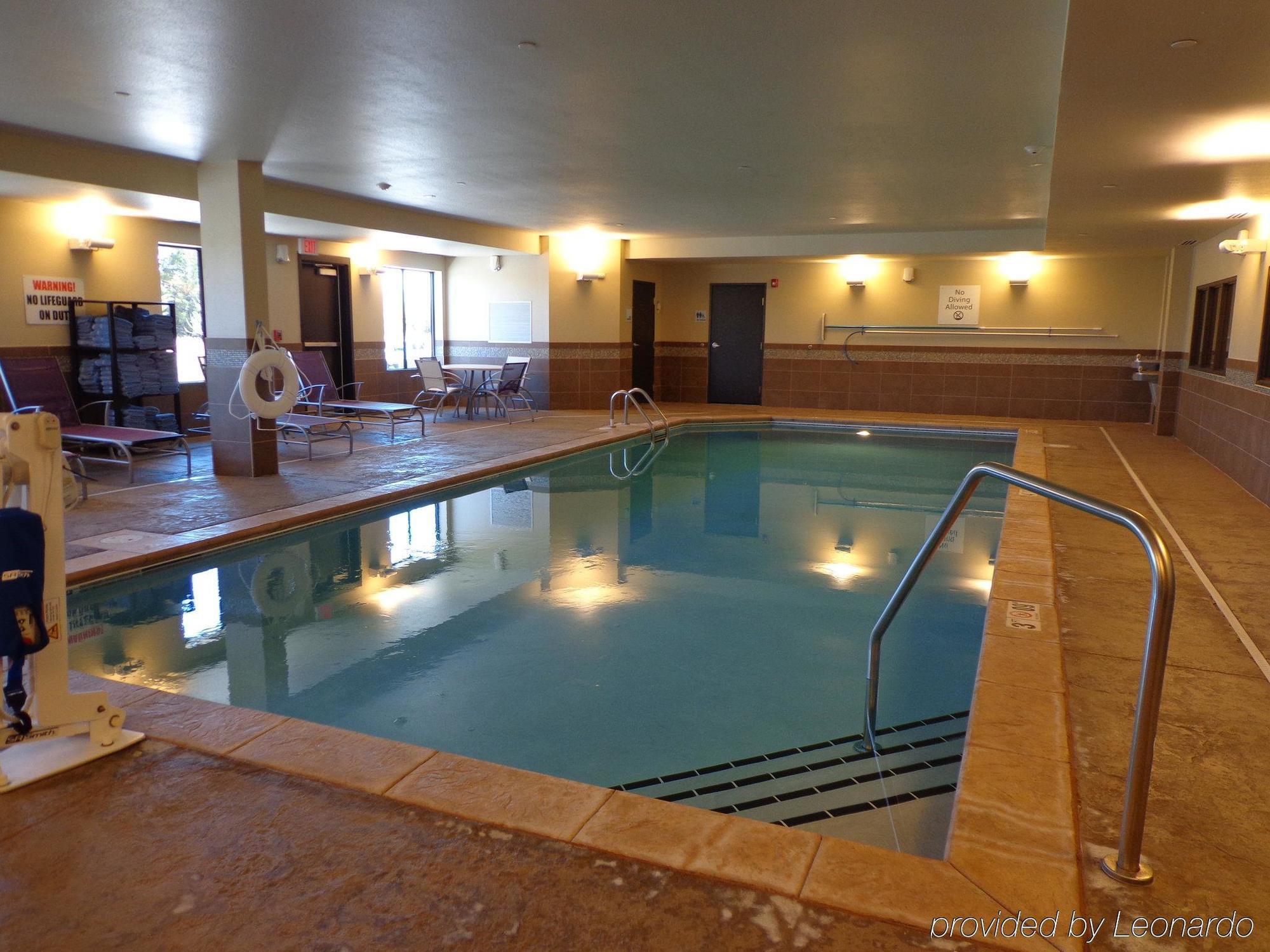 Holiday Inn Express Hotel & Suites Wichita Northeast By Ihg מראה חיצוני תמונה