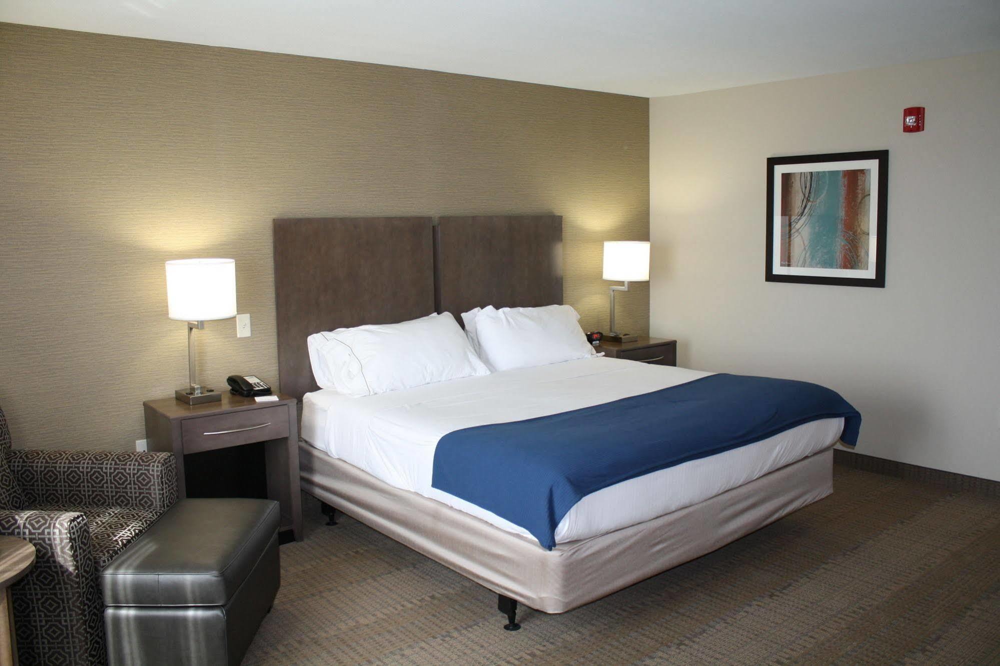 Holiday Inn Express Hotel & Suites Wichita Northeast By Ihg מראה חיצוני תמונה